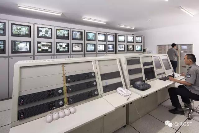 消防控制室接到火災(zāi)報警信號后如何處理？